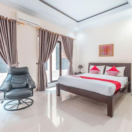 Oyo 1667 Wisma Lux Barkah Jakarta Ngoại thất bức ảnh