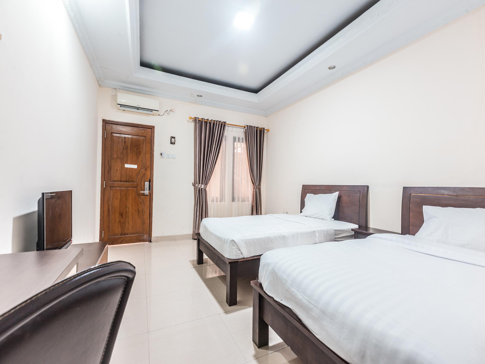 Oyo 1667 Wisma Lux Barkah Jakarta Ngoại thất bức ảnh