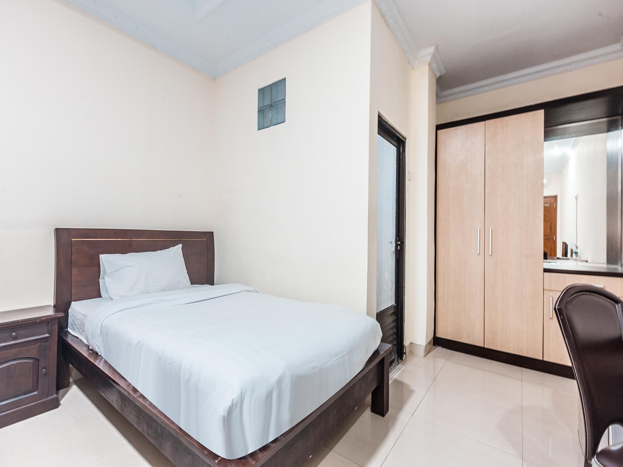 Oyo 1667 Wisma Lux Barkah Jakarta Ngoại thất bức ảnh