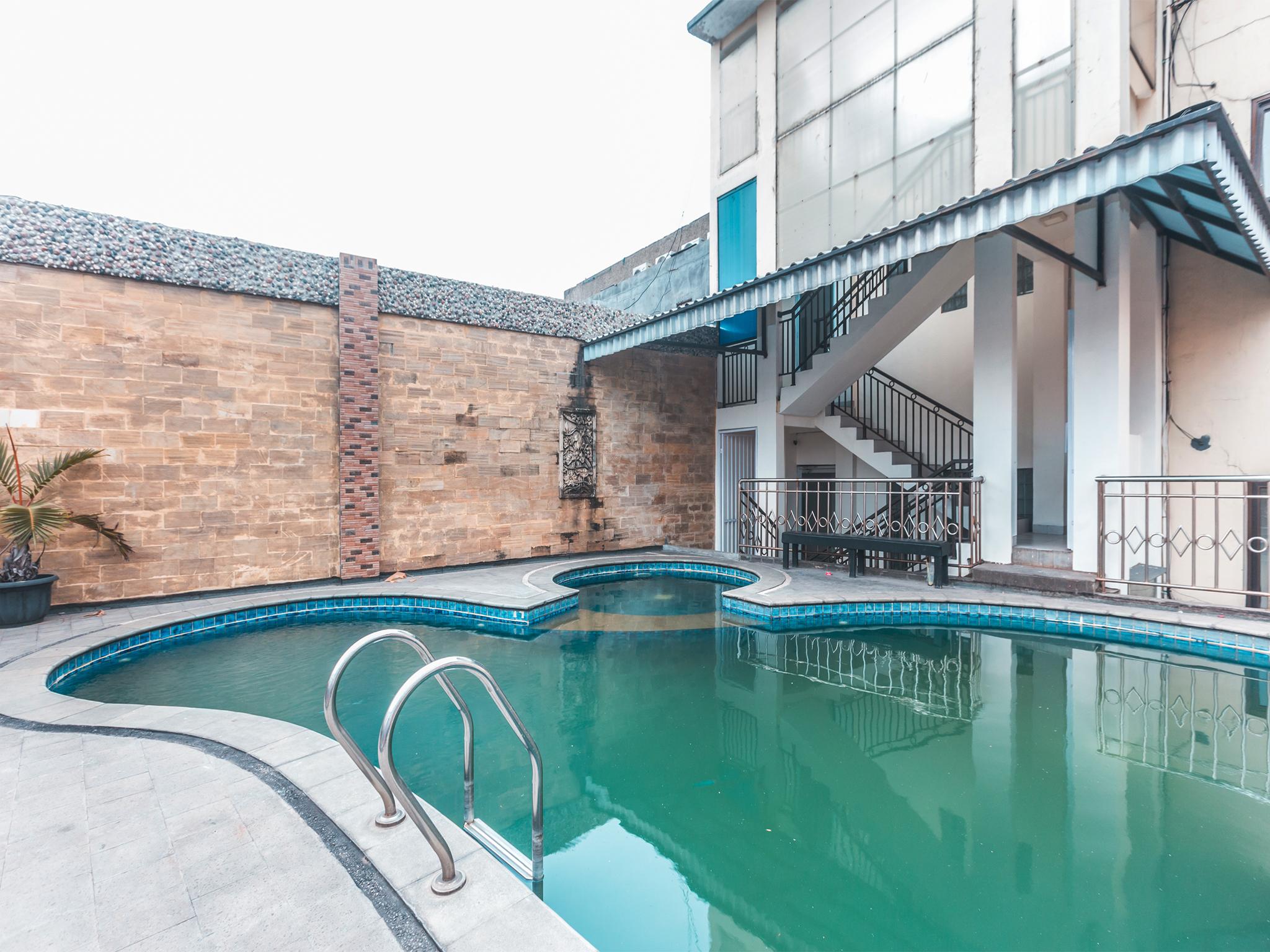 Oyo 1667 Wisma Lux Barkah Jakarta Ngoại thất bức ảnh