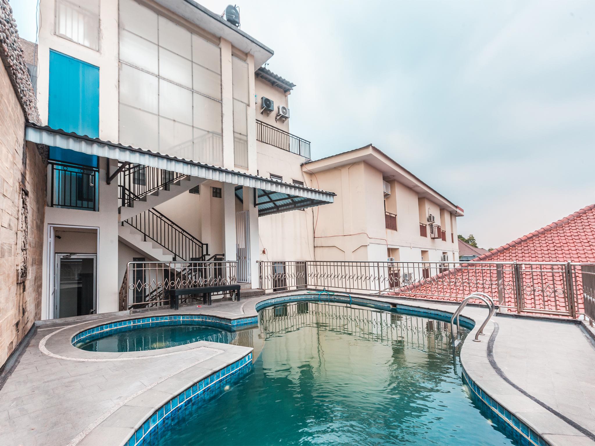 Oyo 1667 Wisma Lux Barkah Jakarta Ngoại thất bức ảnh