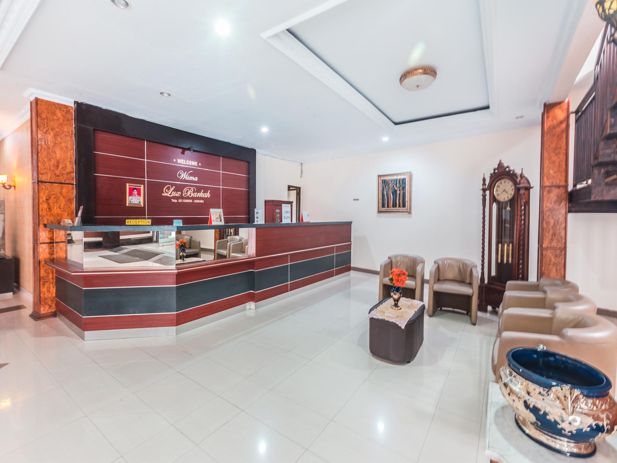 Oyo 1667 Wisma Lux Barkah Jakarta Ngoại thất bức ảnh