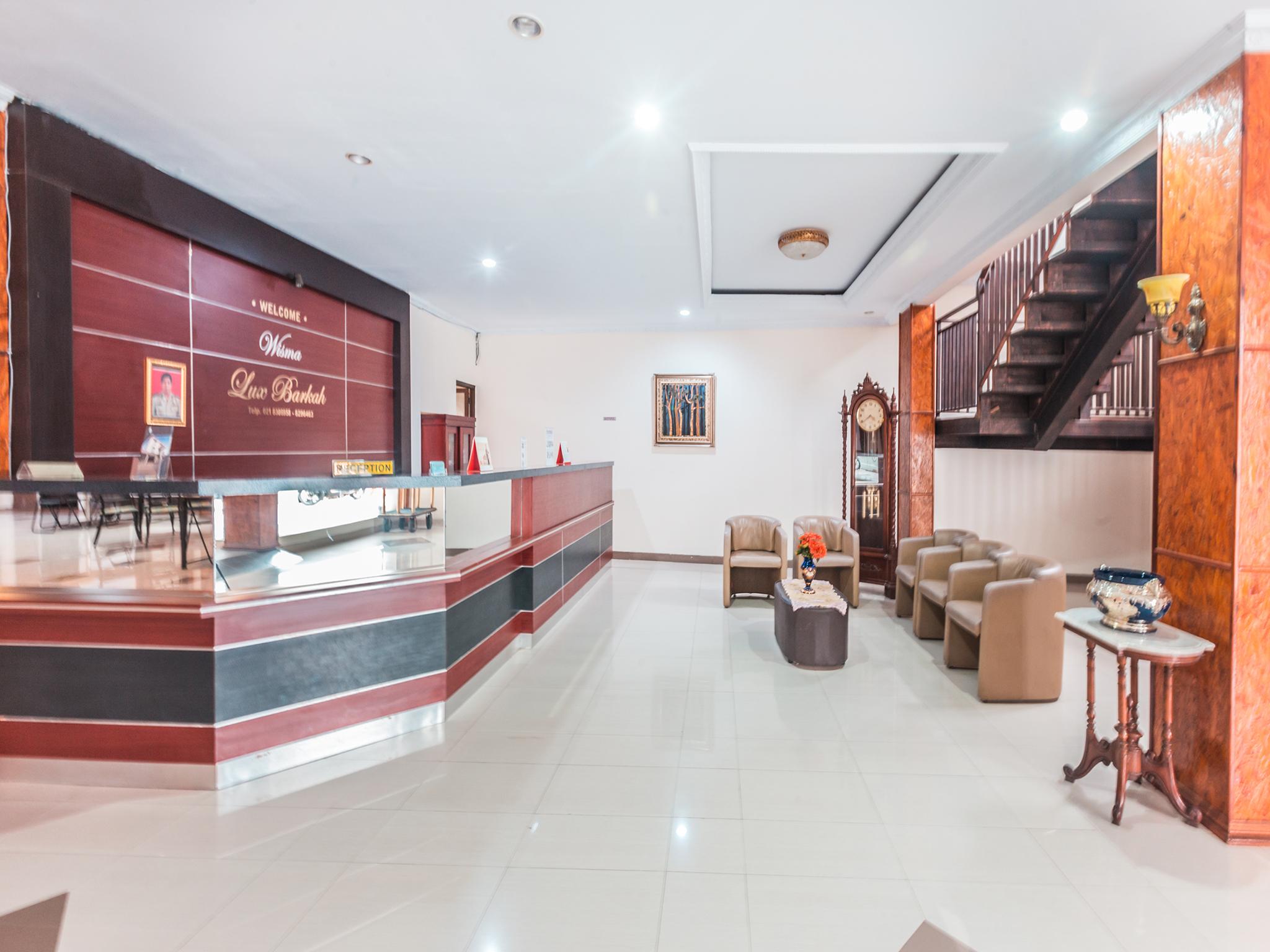Oyo 1667 Wisma Lux Barkah Jakarta Ngoại thất bức ảnh