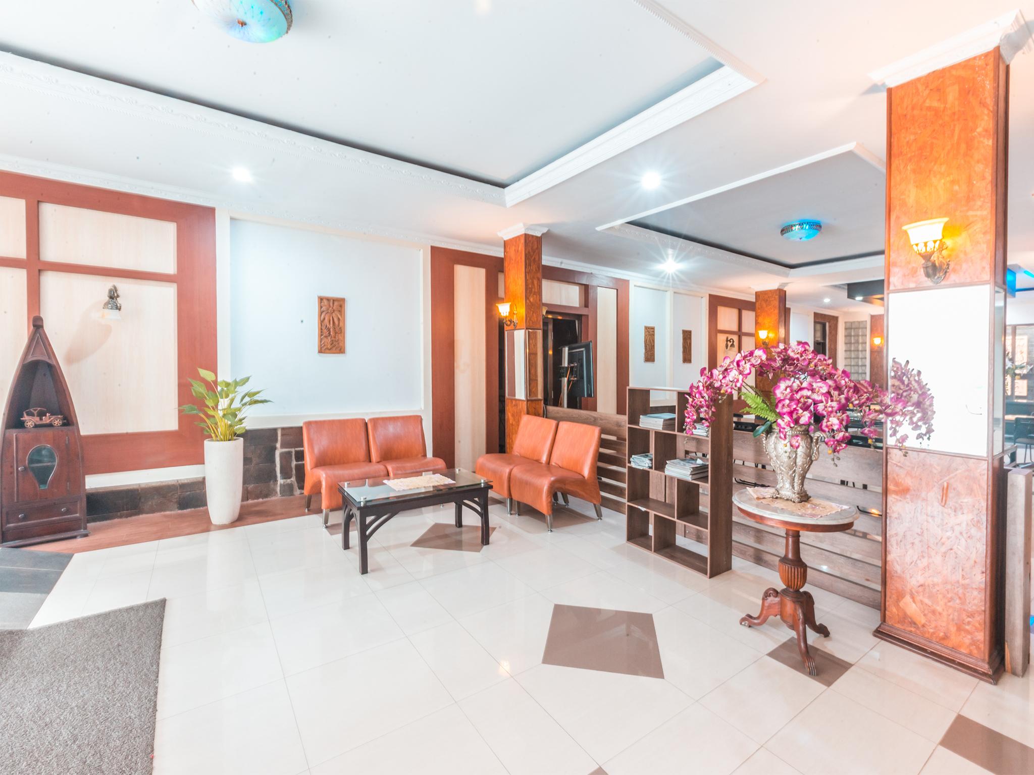 Oyo 1667 Wisma Lux Barkah Jakarta Ngoại thất bức ảnh