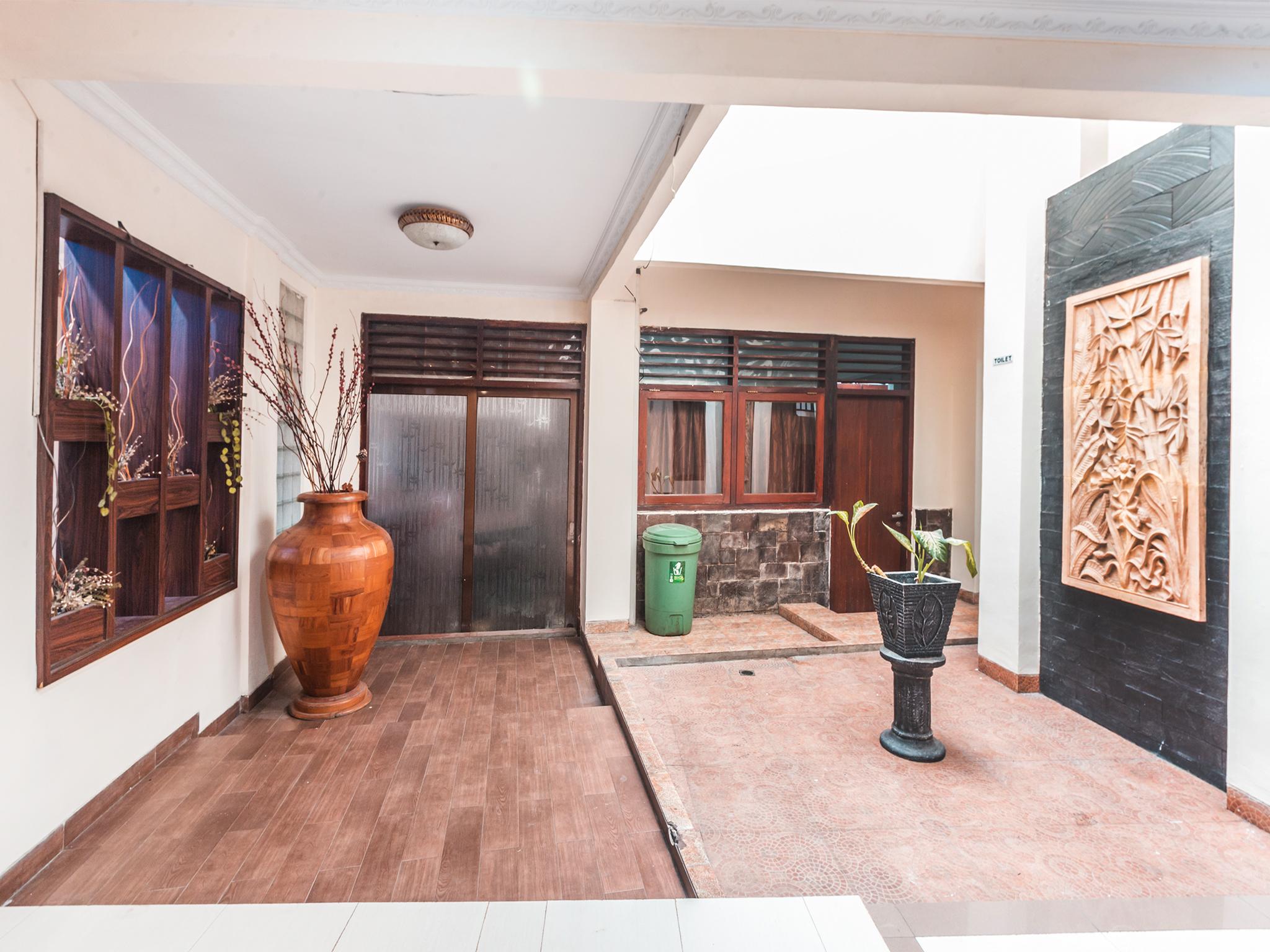Oyo 1667 Wisma Lux Barkah Jakarta Ngoại thất bức ảnh