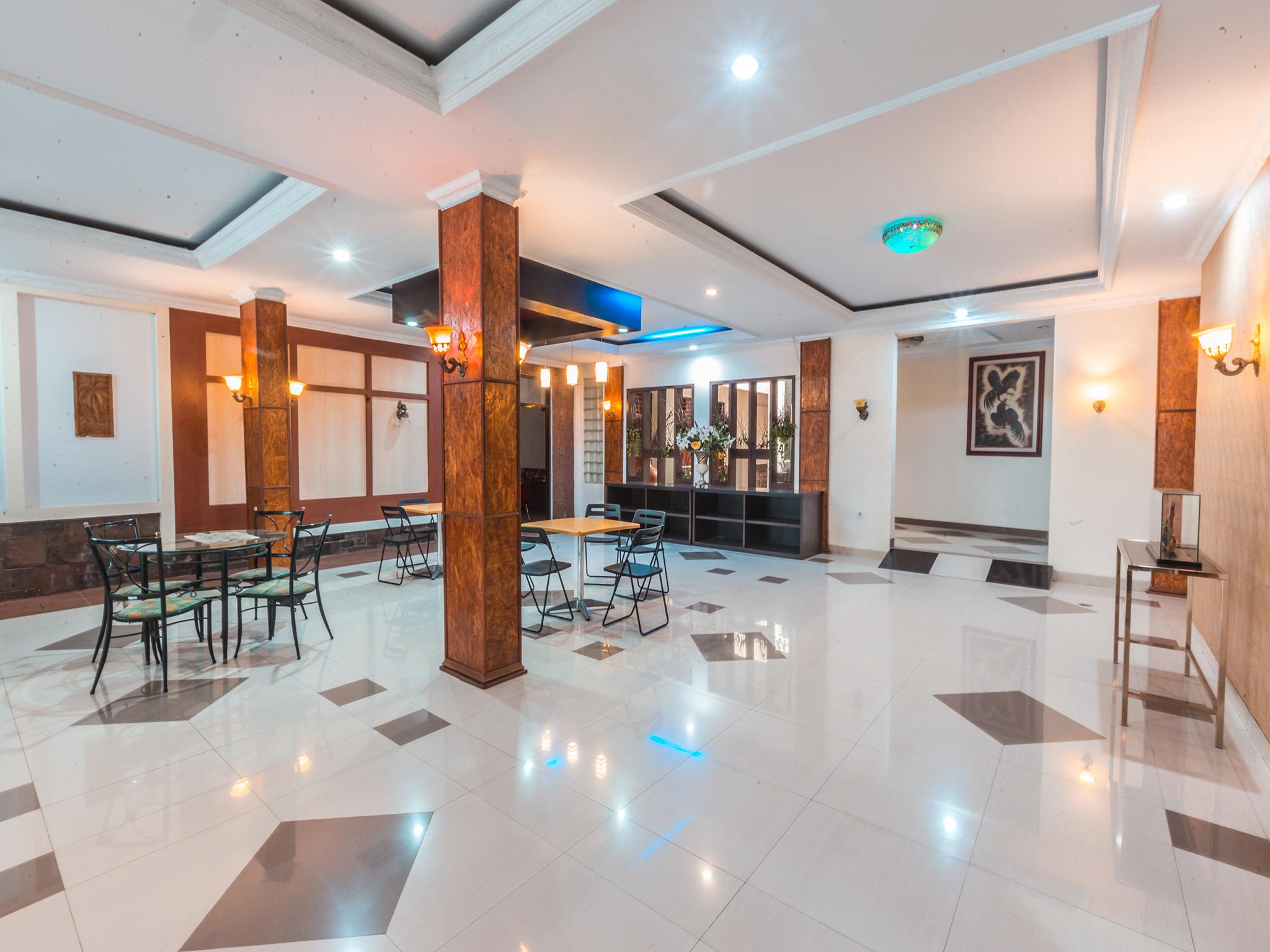 Oyo 1667 Wisma Lux Barkah Jakarta Ngoại thất bức ảnh