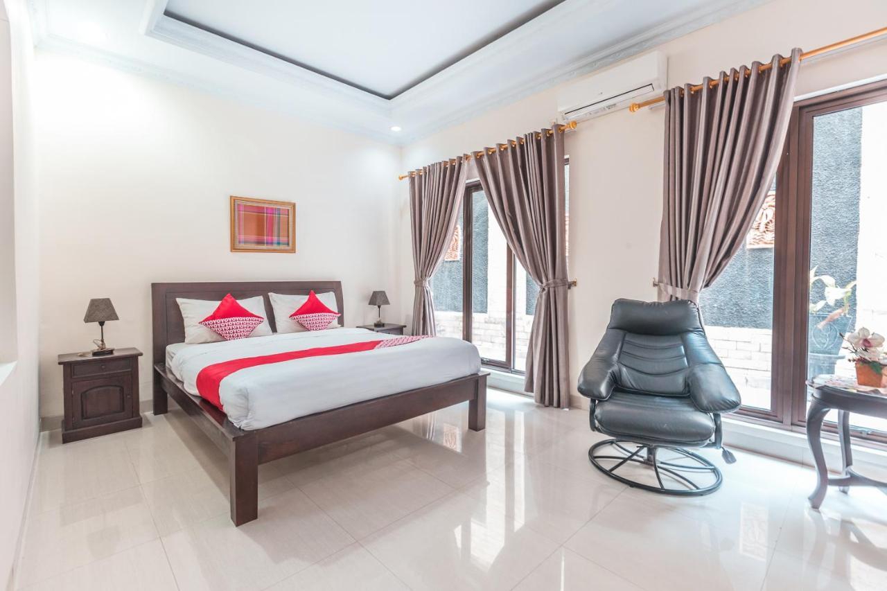 Oyo 1667 Wisma Lux Barkah Jakarta Ngoại thất bức ảnh